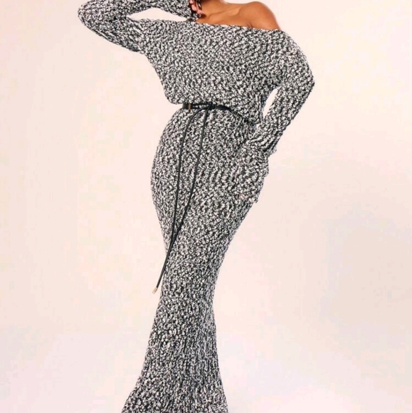 Slouchy Maxi Chunky Knit Sweater Dress - Picture 1 of 4